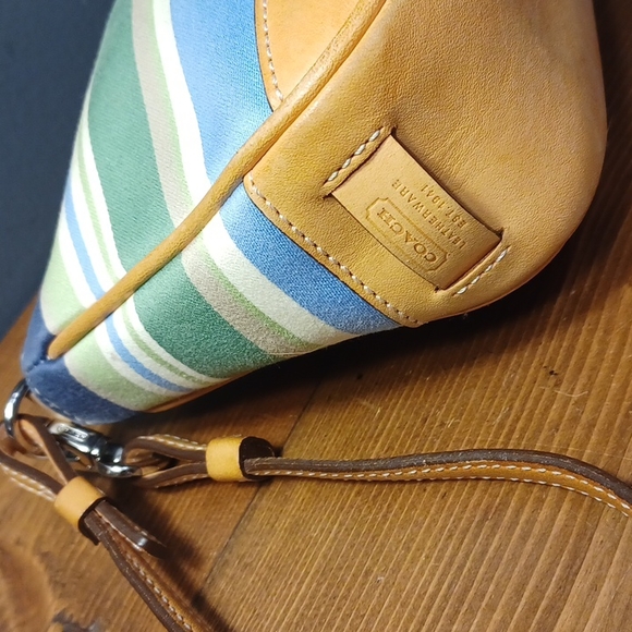 Coach wristlet mini purse - Picture 5 of 15